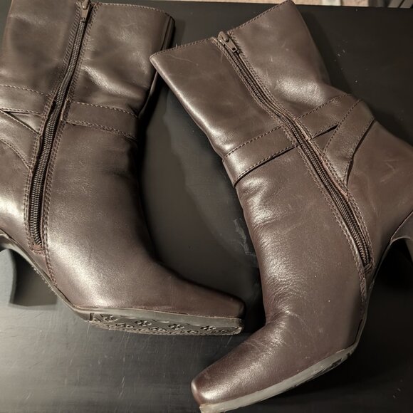 Arturo Chiang Women's Karma Sporty Calf Brown Leather Zip Boot - Size 9M - Picture 4 of 8